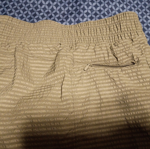 2XXXL (22W)  Khaki Shorts And Green Athletic Shorts - Picture 7 of 9